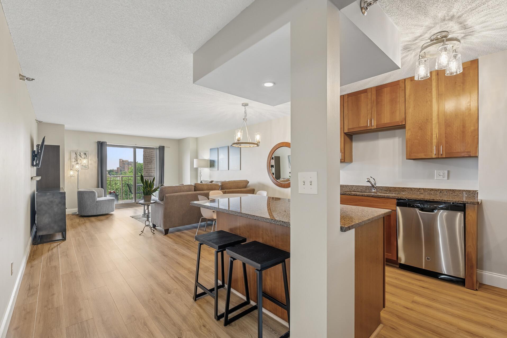 401 S 1st Street 415