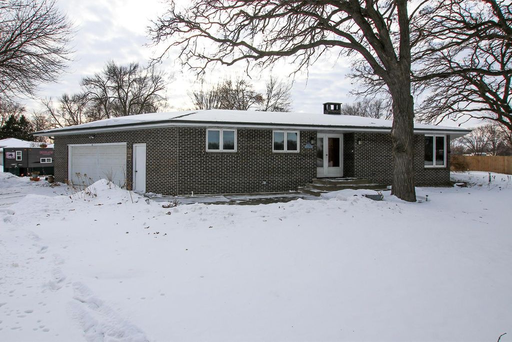 Photo of 1020 Roberts Road SW, Hutchinson, MN 55350 (MLS # 7015903)