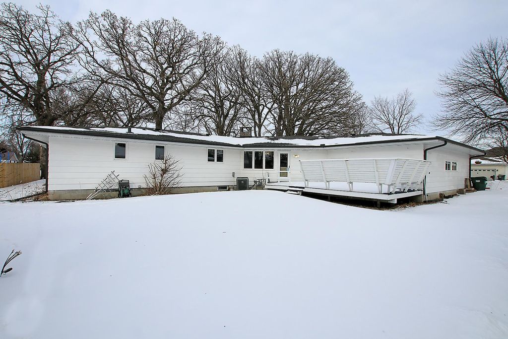 Photo of 1020 Roberts Road SW, Hutchinson, MN 55350 (MLS # 7015903)