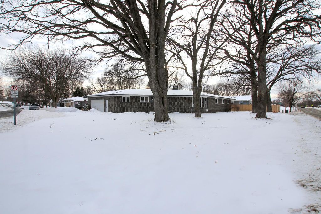 Photo of 1020 Roberts Road SW, Hutchinson, MN 55350 (MLS # 7015903)