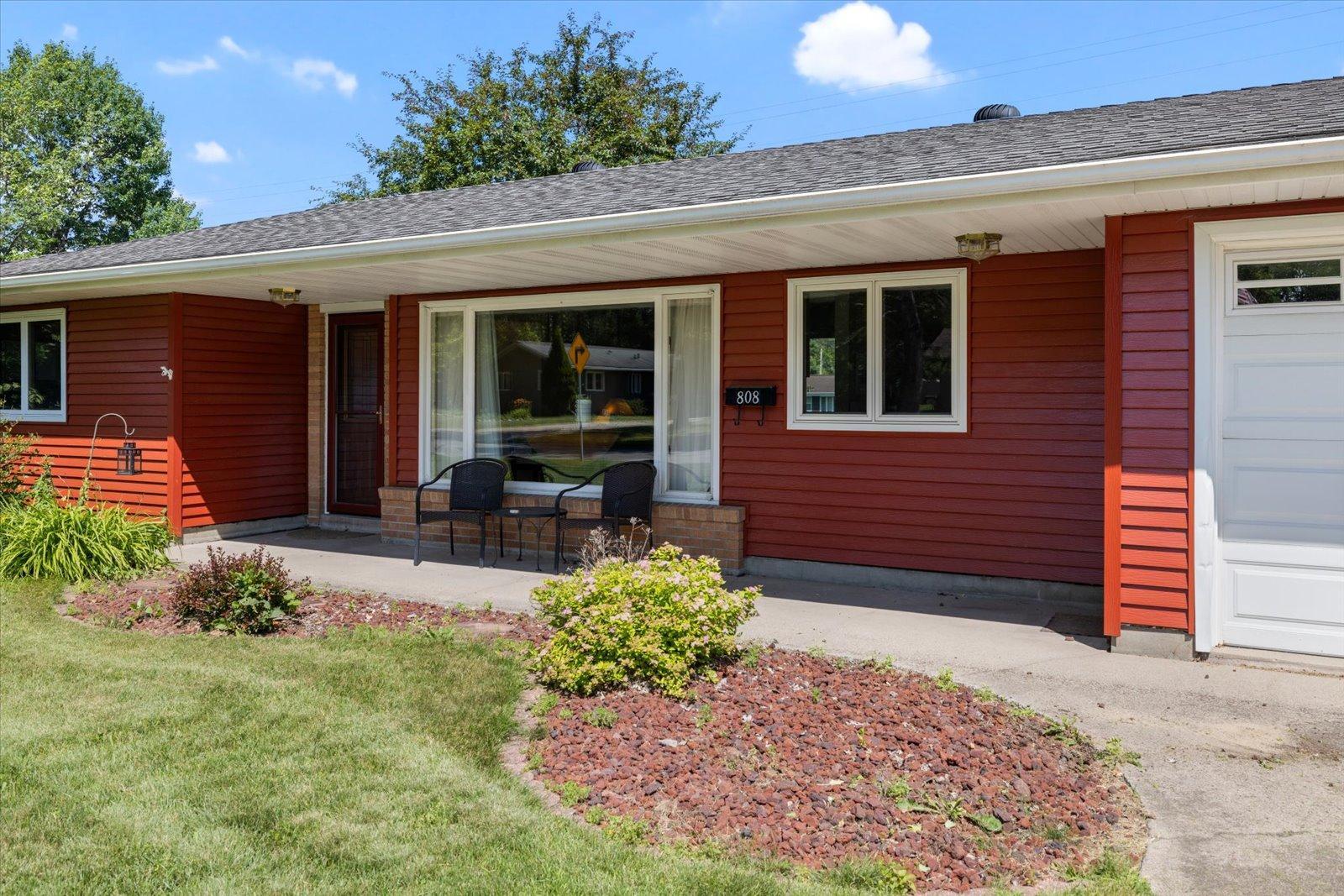 808 Willow Lane