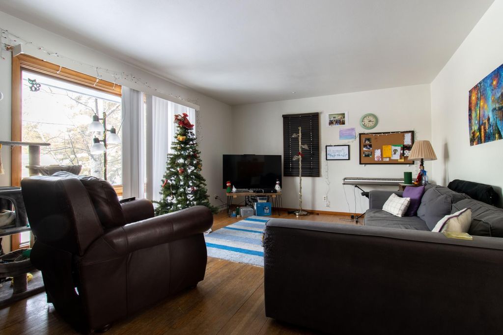 Photo of 126 E Niagara Street, Duluth, MN 55811 (MLS # 7025737)