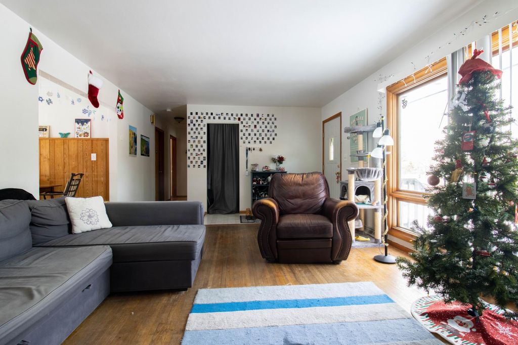 Photo of 126 E Niagara Street, Duluth, MN 55811 (MLS # 7025737)