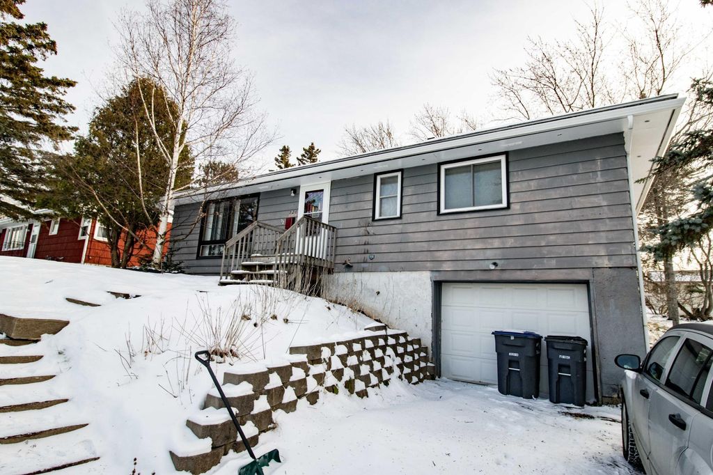 Photo of 126 E Niagara Street, Duluth, MN 55811 (MLS # 7025737)