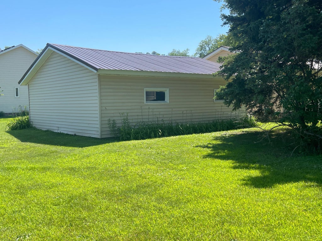 Photo of 321 W Michigan Street W, Lake City, MN 55041 (MLS # 7108100)