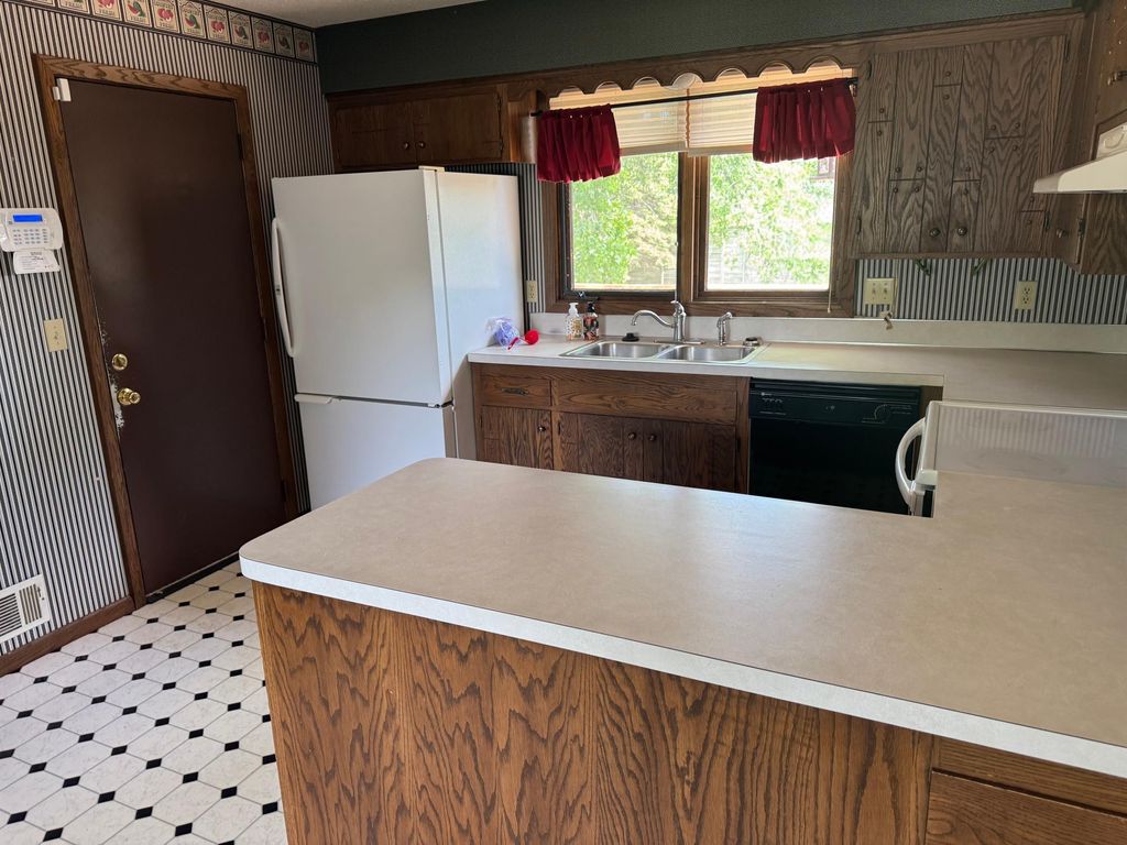 Photo of 2166 Timmy Street, Mendota Heights, MN 55120 (MLS # 7079271)