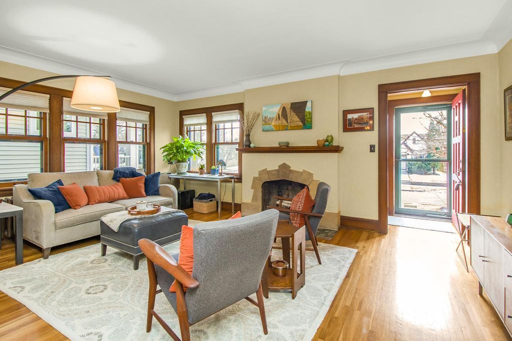 Photo of 1667 Niles Avenue, Saint Paul, MN 55116 (MLS # 7009227)