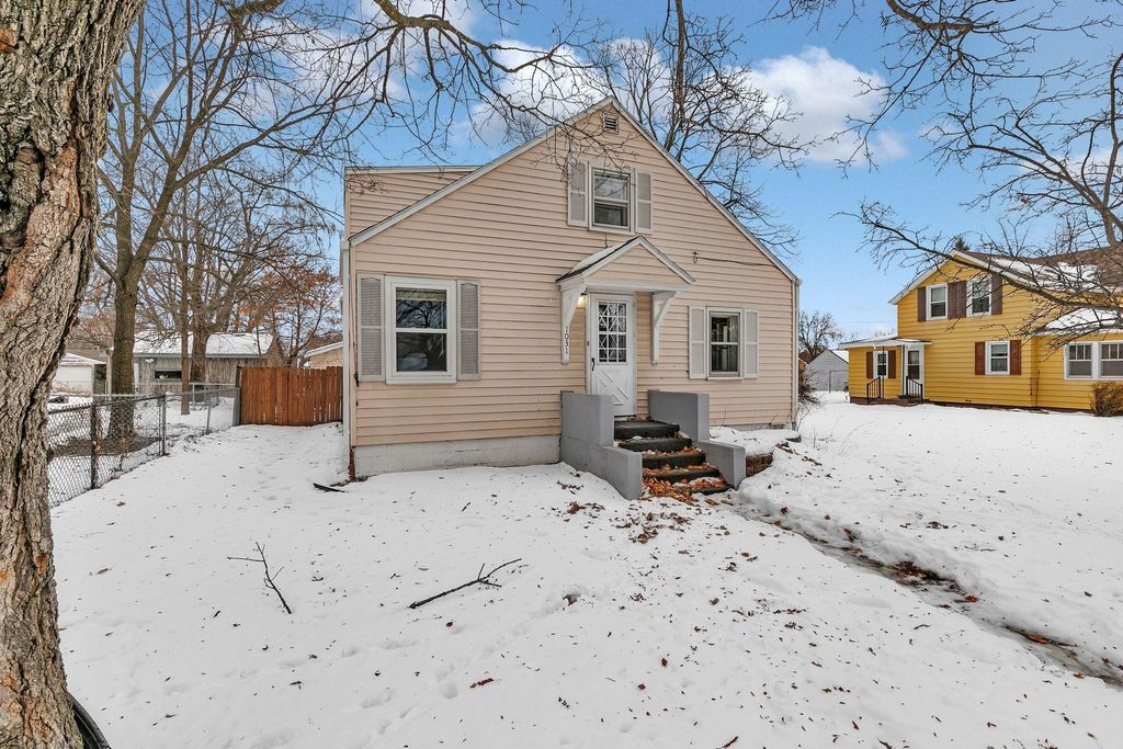 Photo of 1031 17th Avenue N, Saint Cloud, MN 56303 (MLS # 7001398)