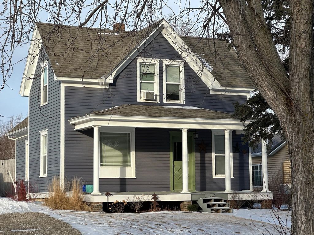 Photo of 220 Fremont Street S, Lake Benton, MN 56149 (MLS # 7005962)