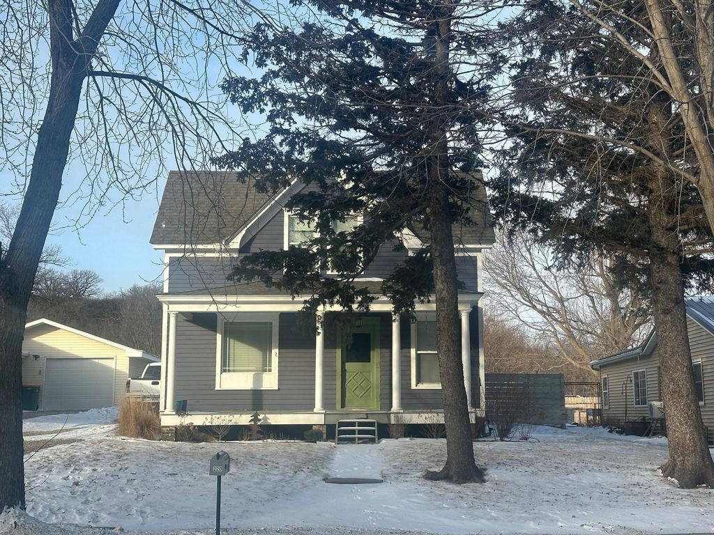 Photo of 220 Fremont Street S, Lake Benton, MN 56149 (MLS # 7005962)