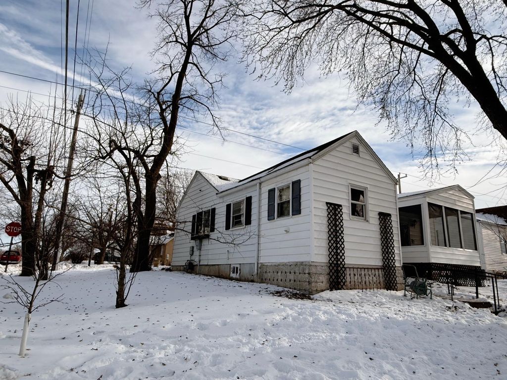 Photo of 611 14th Street NW, Austin, MN 55912 (MLS # 7000331)