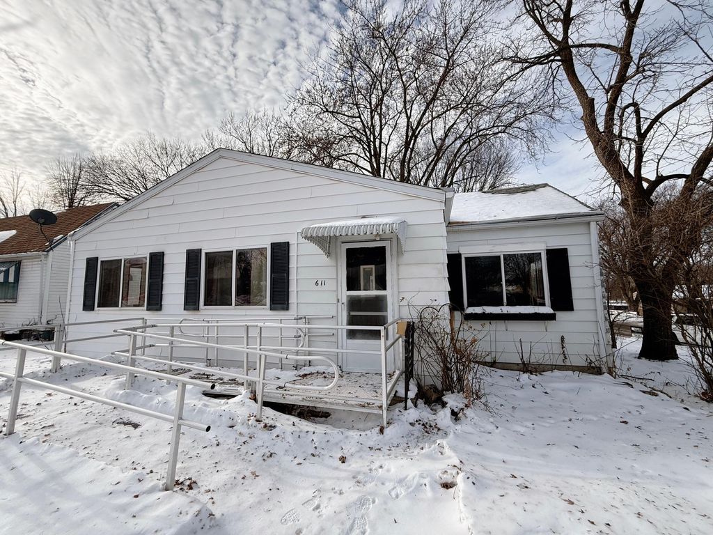 Photo of 611 14th Street NW, Austin, MN 55912 (MLS # 7000331)