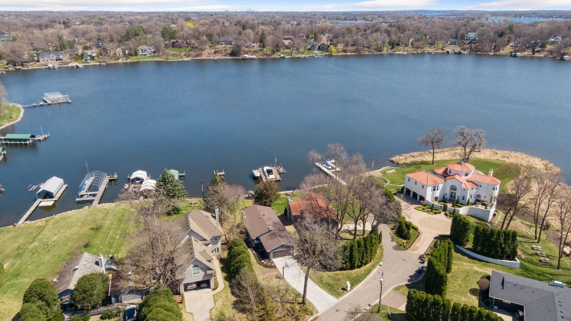 4450 Forest Lake Landing
