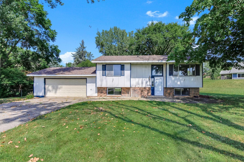 Photo of 5512 Woodside Road SE, Prior Lake, MN 55372 (MLS # 7166886)