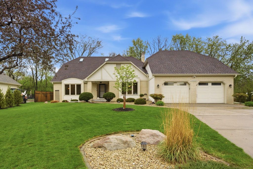 Photo of 13220 38th Avenue N, Plymouth, MN 55441 (MLS # 7071504)