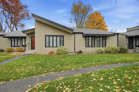 Photo of 500 Oakland Place NE #I, Austin, MN 55912 (MLS # 6815635)