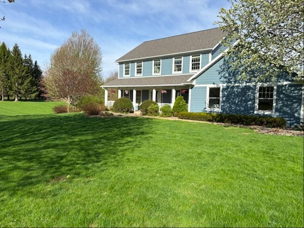 Photo of 5823 Summit Lane NE, Rochester, MN 55906 (MLS # 7070102)