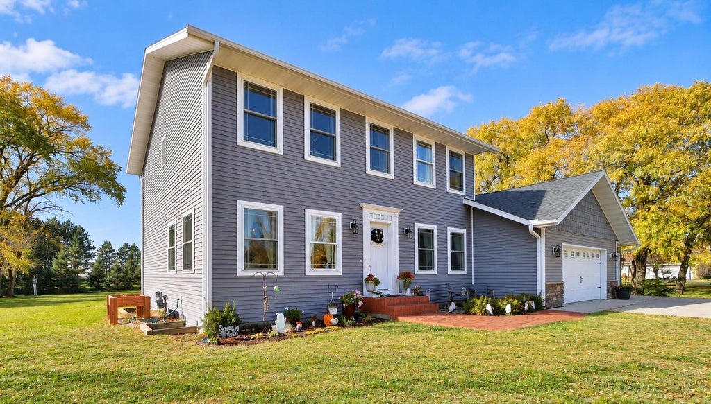 Photo of 1527 2nd Street NE, Staples, MN 56479 (MLS # 7162531)