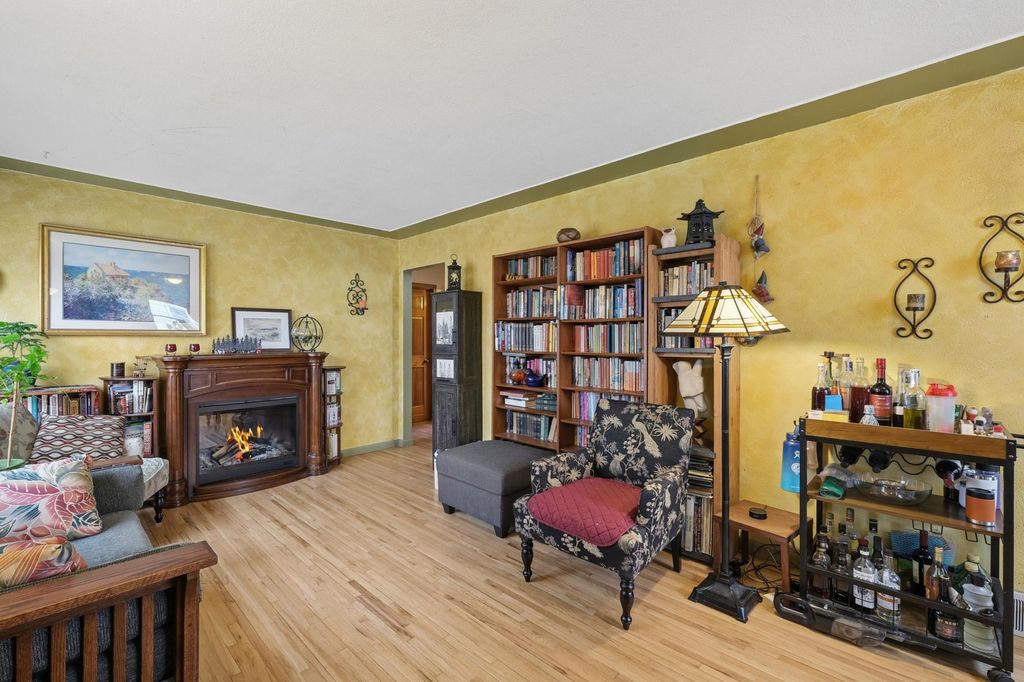 Photo of 1946 Dorothea Avenue, Saint Paul, MN 55116 (MLS # 7054568)