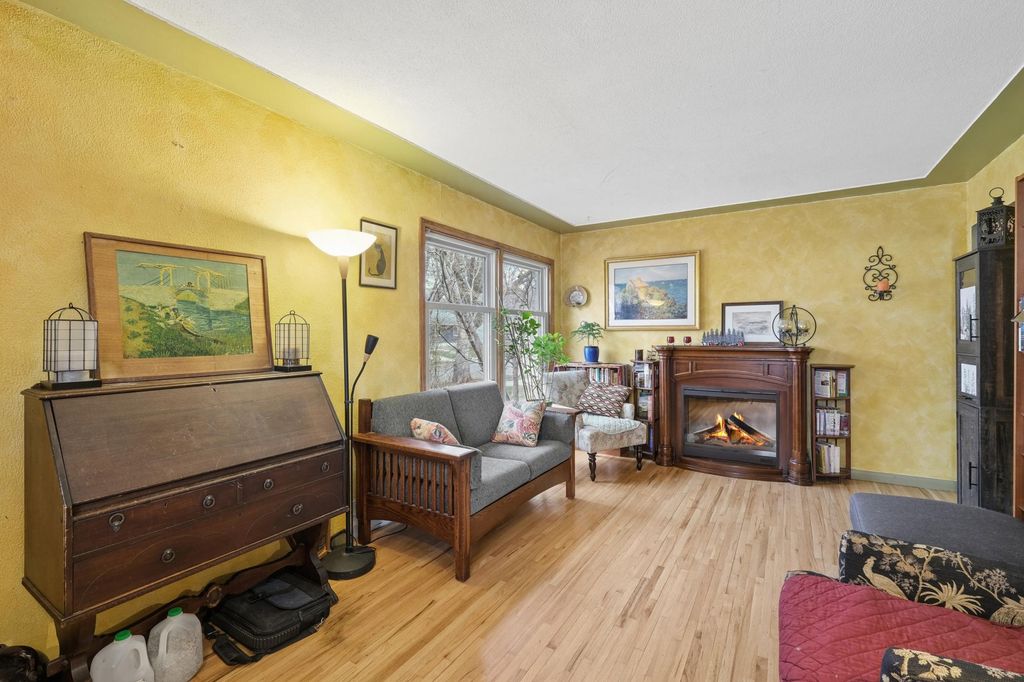 Photo of 1946 Dorothea Avenue, Saint Paul, MN 55116 (MLS # 7054568)