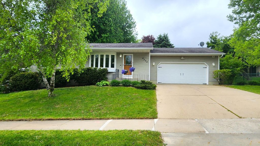 Photo of 4332 Valley Drive NW, Rochester, MN 55901 (MLS # 7073395)