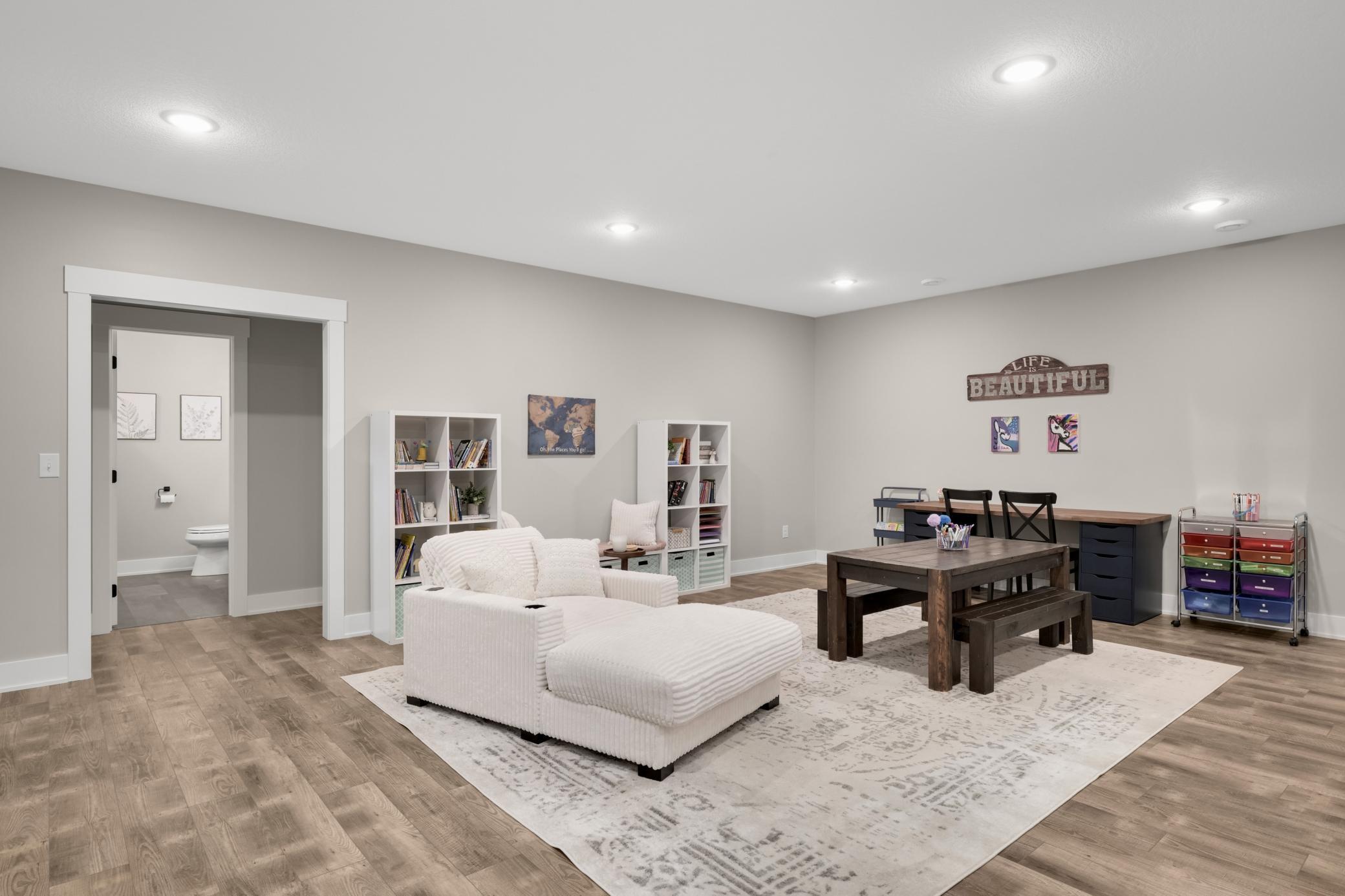 20583 Nevada Ave, Prior Lake, MN, 55372, USA, 5 Bedrooms Bedrooms, ,4 BathroomsBathrooms,Residential,Active,20583 Nevada Ave,7069473