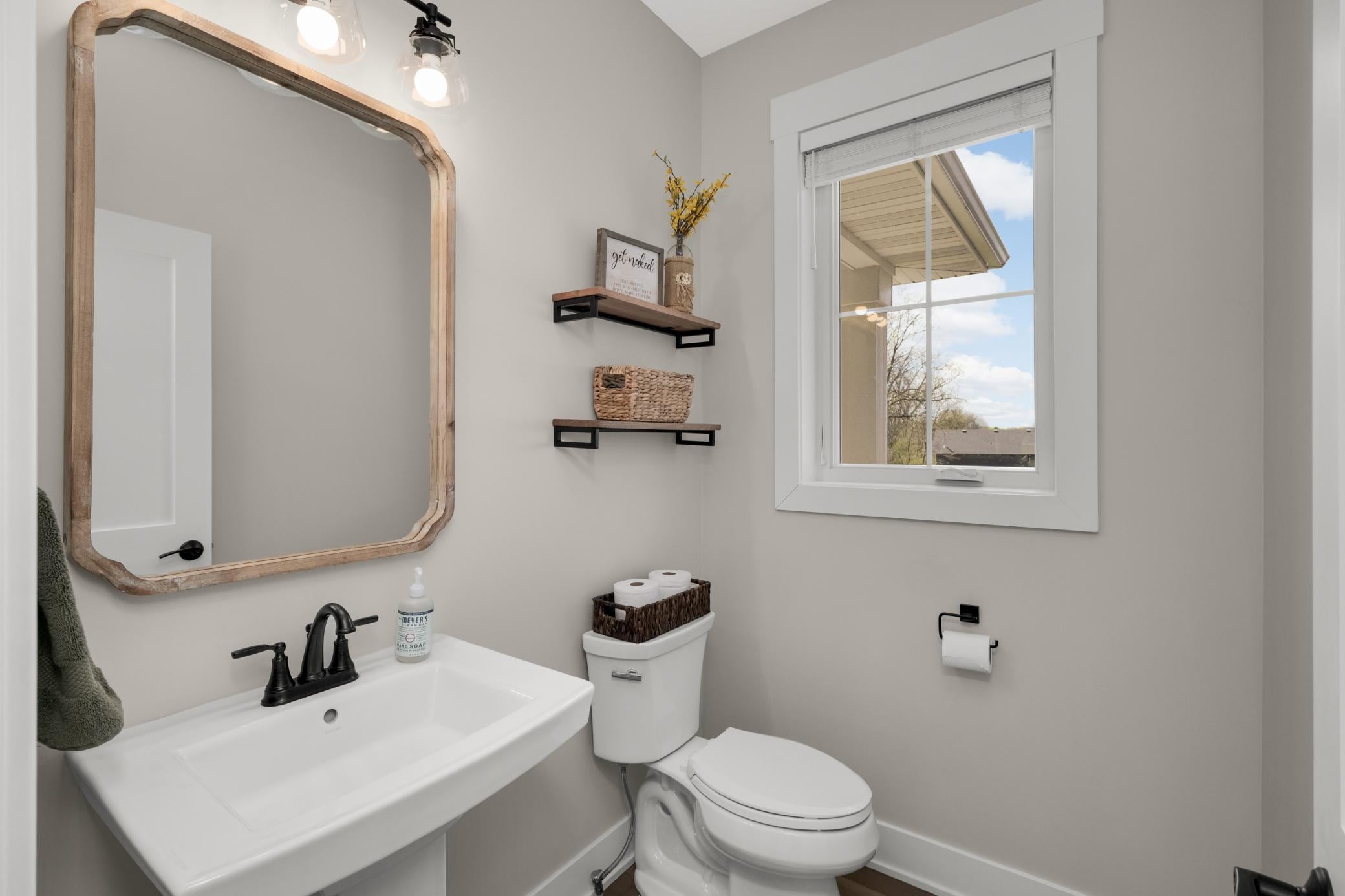 20583 Nevada Ave, Prior Lake, MN, 55372, USA, 5 Bedrooms Bedrooms, ,4 BathroomsBathrooms,Residential,Active,20583 Nevada Ave,7069473