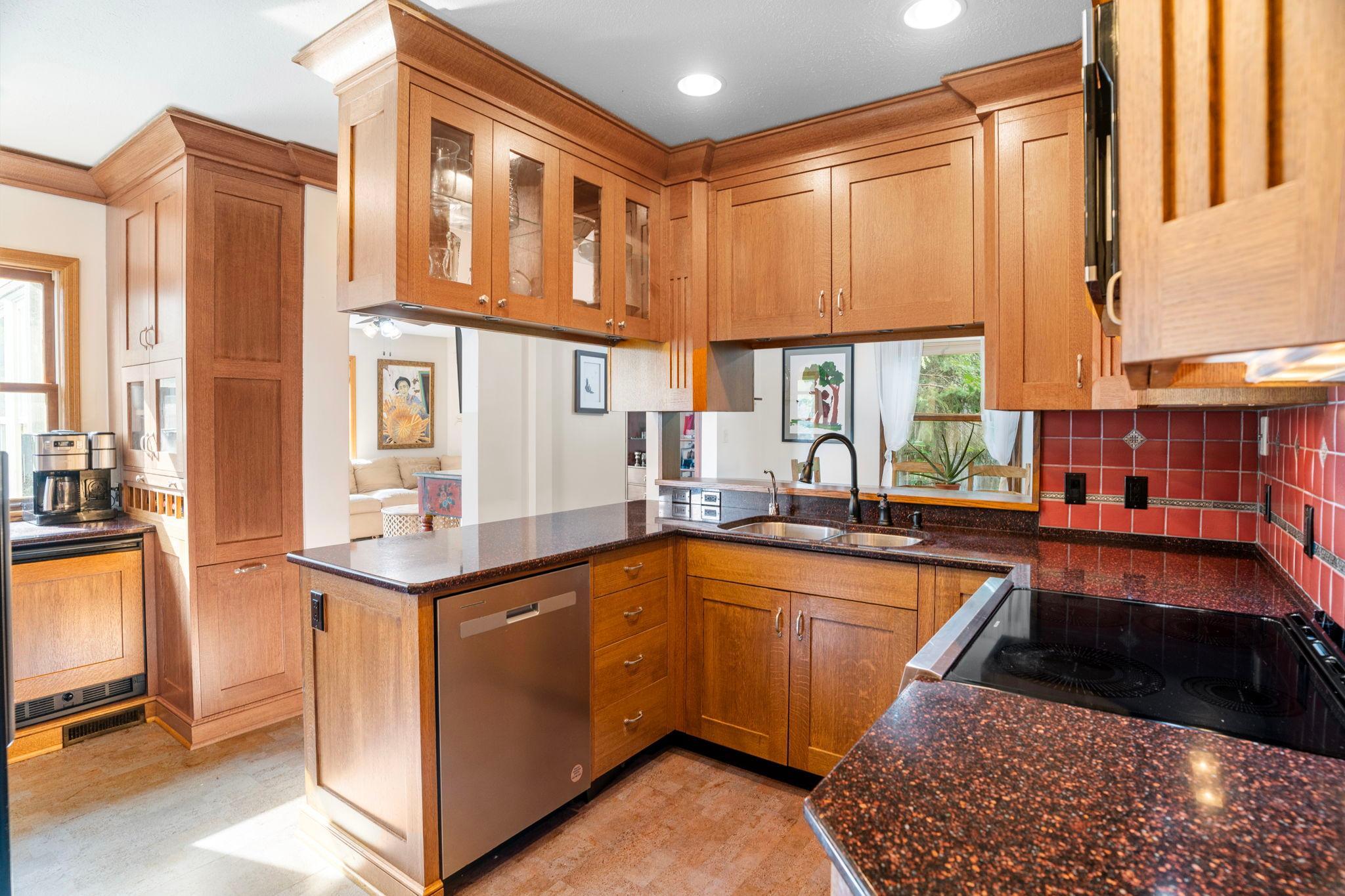 1017 Thomas Avenue S