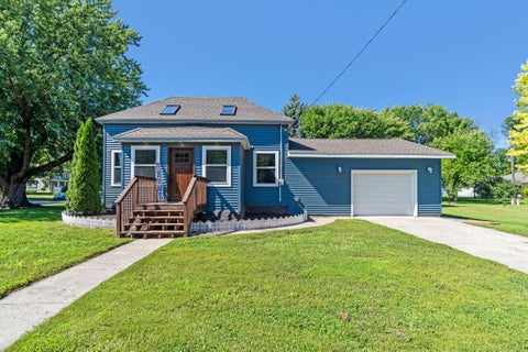 Photo of 451 Birch Avenue W, Hector, MN 55342 (MLS # 7105376)