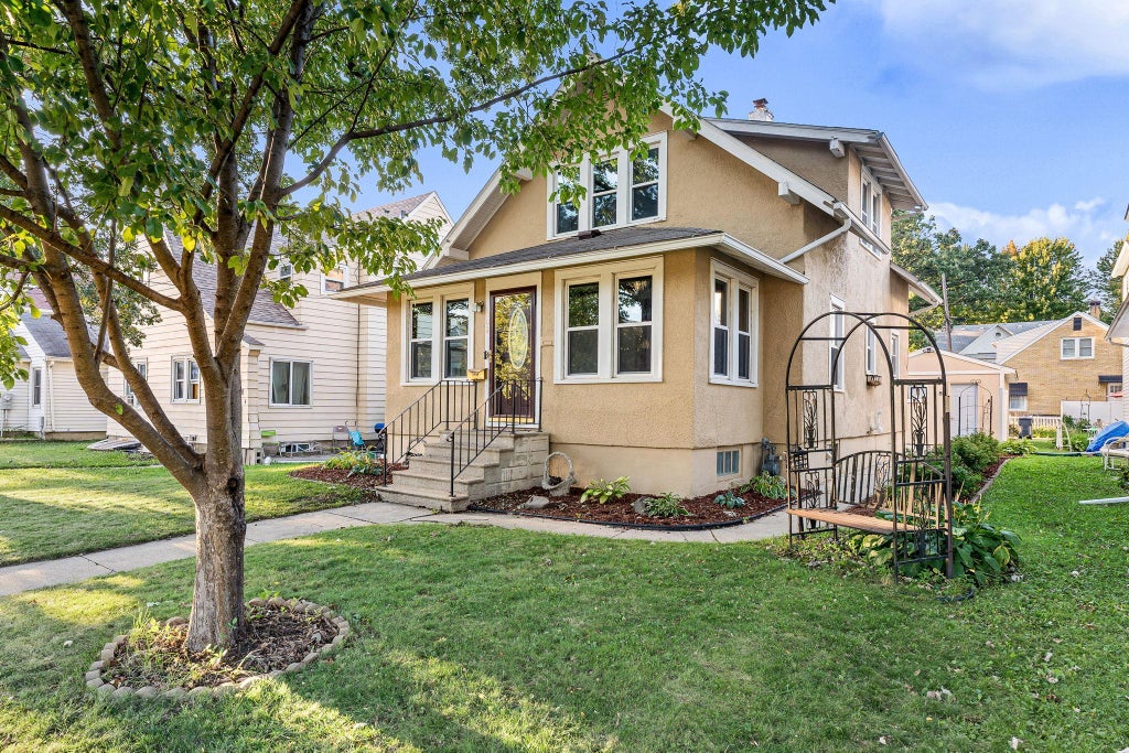 Photo of 802 8th Avenue NW, Austin, MN 55912 (MLS # 7142642)