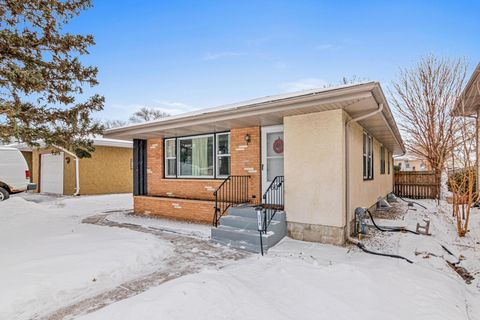 60 Hawthorne Avenue W Saint Paul MN 55117