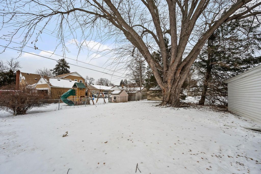 Photo of 783 Nevada Avenue E, Saint Paul, MN 55106 (MLS # 6814498)