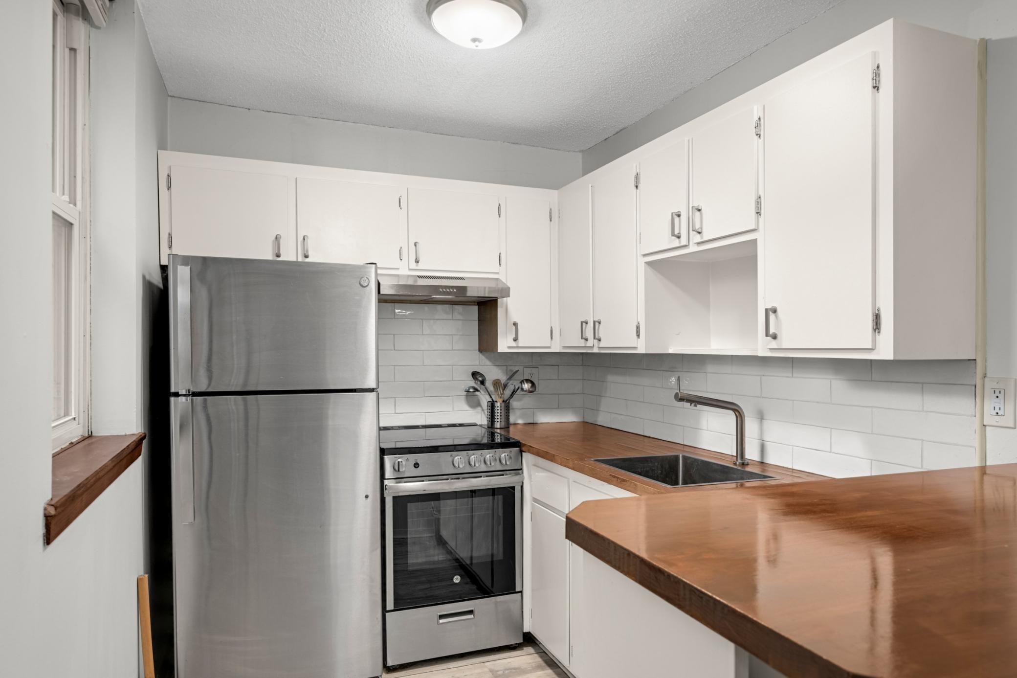 2536 Dupont Avenue S 101