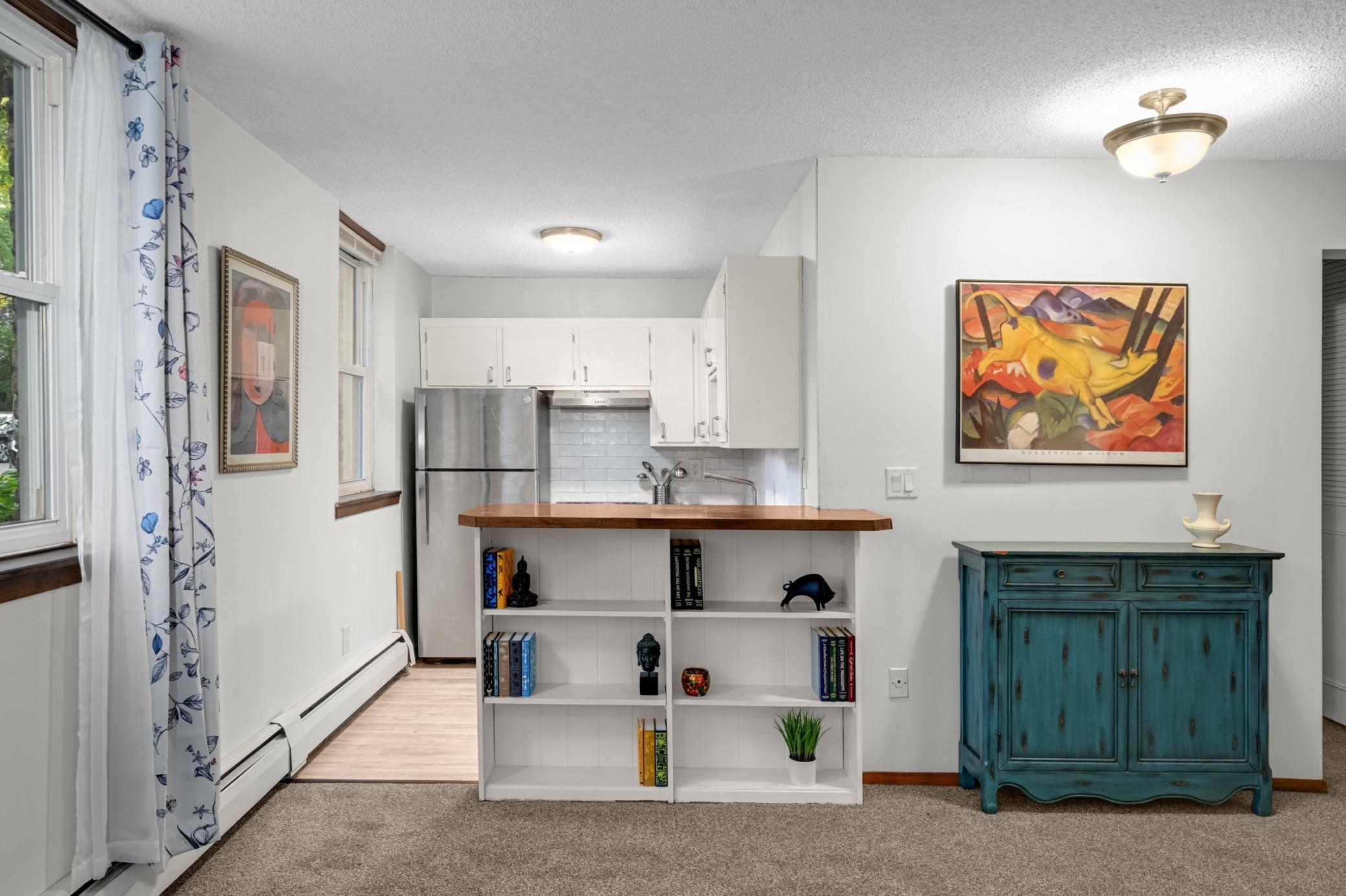 2536 Dupont Avenue S 101