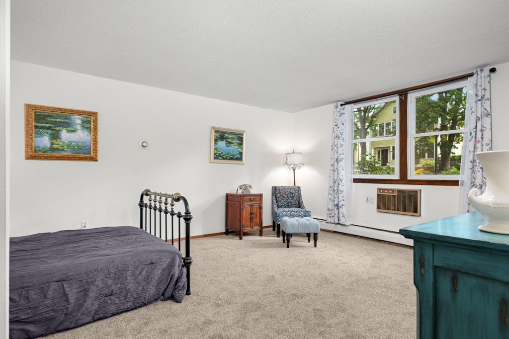 Photo of 2536 Dupont Avenue S #101, Minneapolis, MN 55405 (MLS # 7149111)