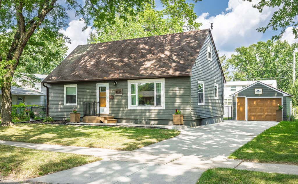 Photo of 1360 9th Avenue SE, Rochester, MN 55904 (MLS # 7119827)