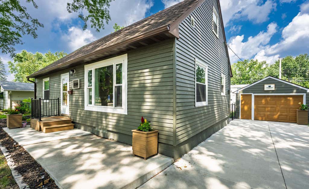 Photo of 1360 9th Avenue SE, Rochester, MN 55904 (MLS # 7119827)