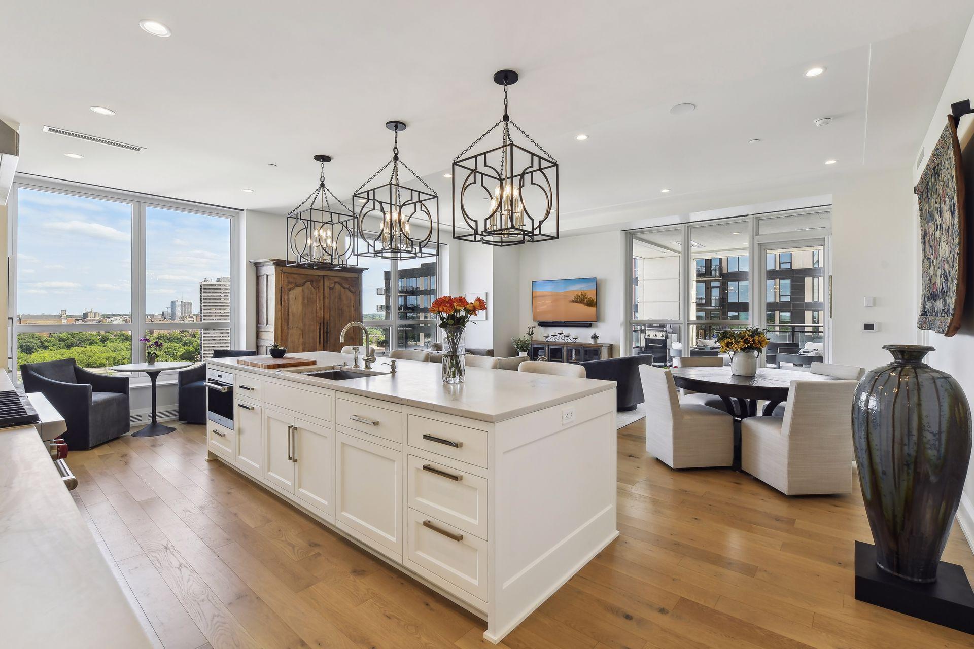 1111 W River Parkway 14E