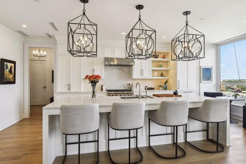 1111 W River Parkway 14E Minneapolis MN 55415