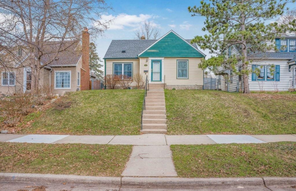 Photo of 1981 W James Avenue, Saint Paul, MN 55105 (MLS # 7003956)