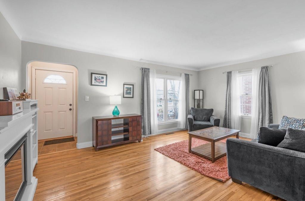 Photo of 1981 W James Avenue, Saint Paul, MN 55105 (MLS # 7003956)