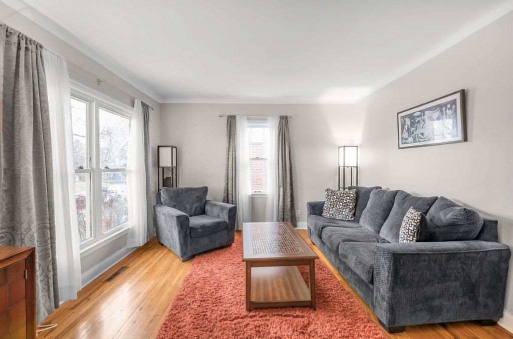 Photo of 1981 W James Avenue, Saint Paul, MN 55105 (MLS # 7003956)