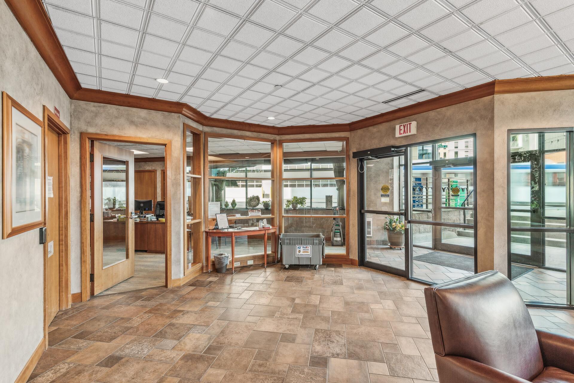 78 10th Street E 2209