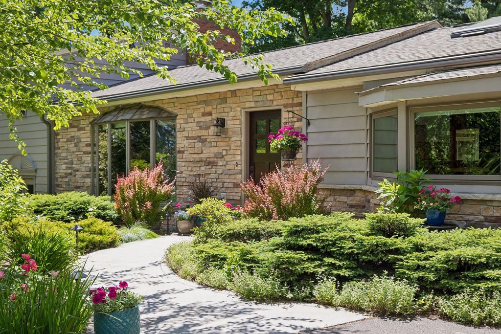 Photo of 682 O'Neil Road, Hudson, WI 54016 (MLS # 7087386)