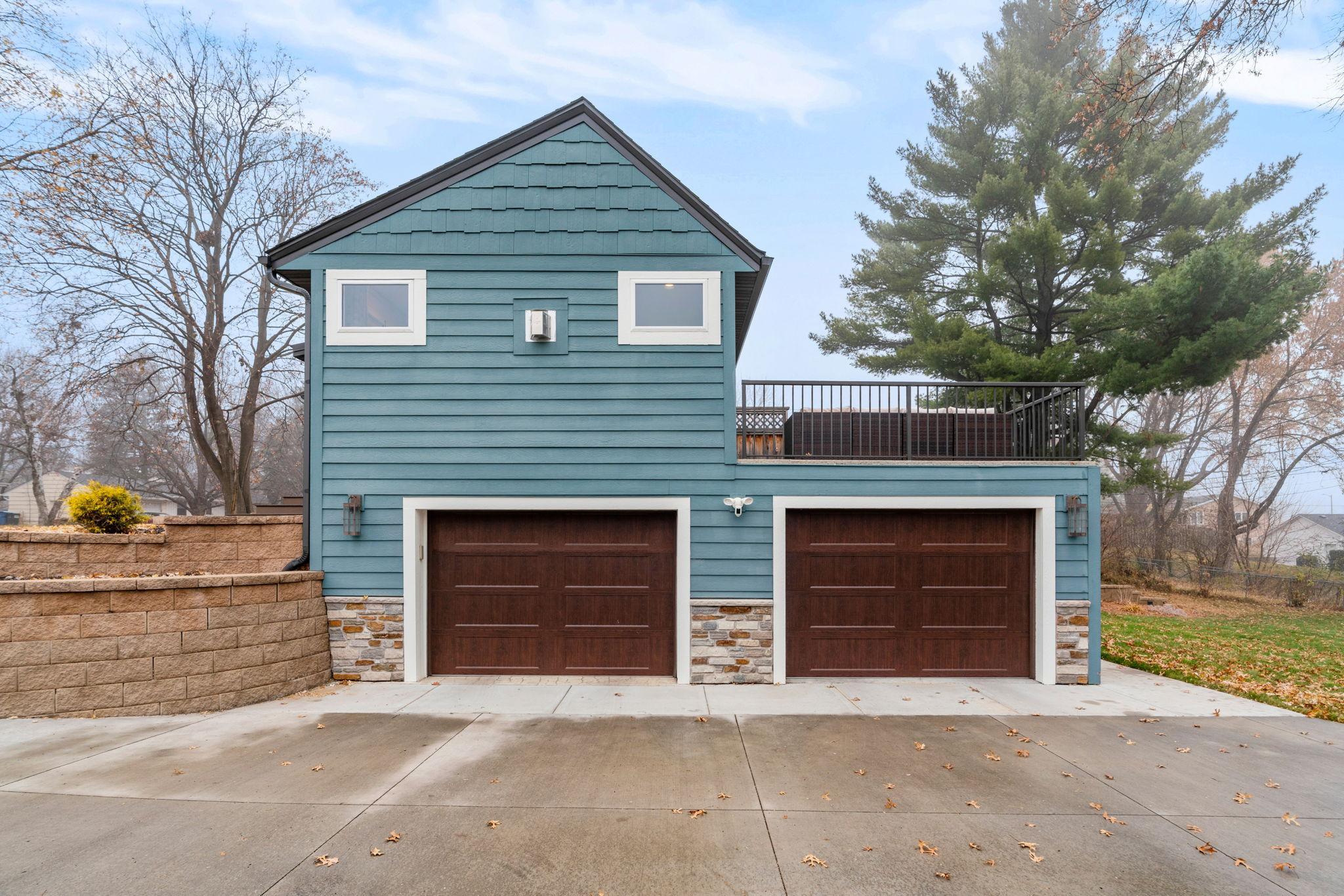 1108 Quebec Avenue N