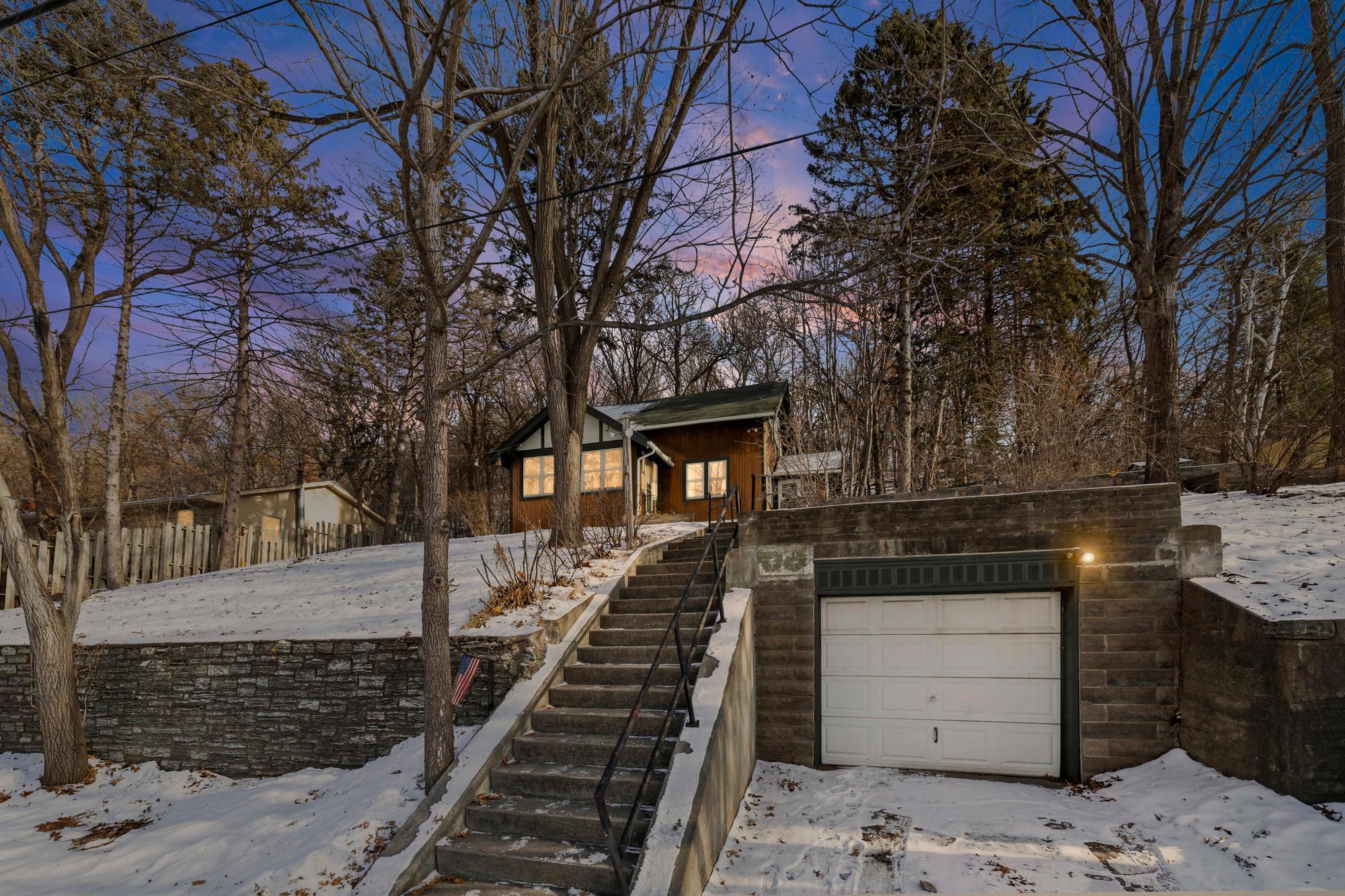 700 Point Douglas Road S