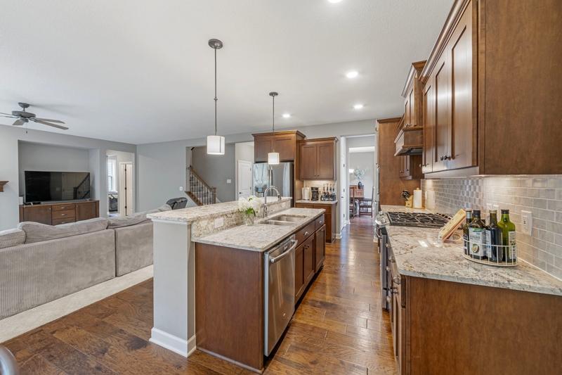 2460 White Pine Way