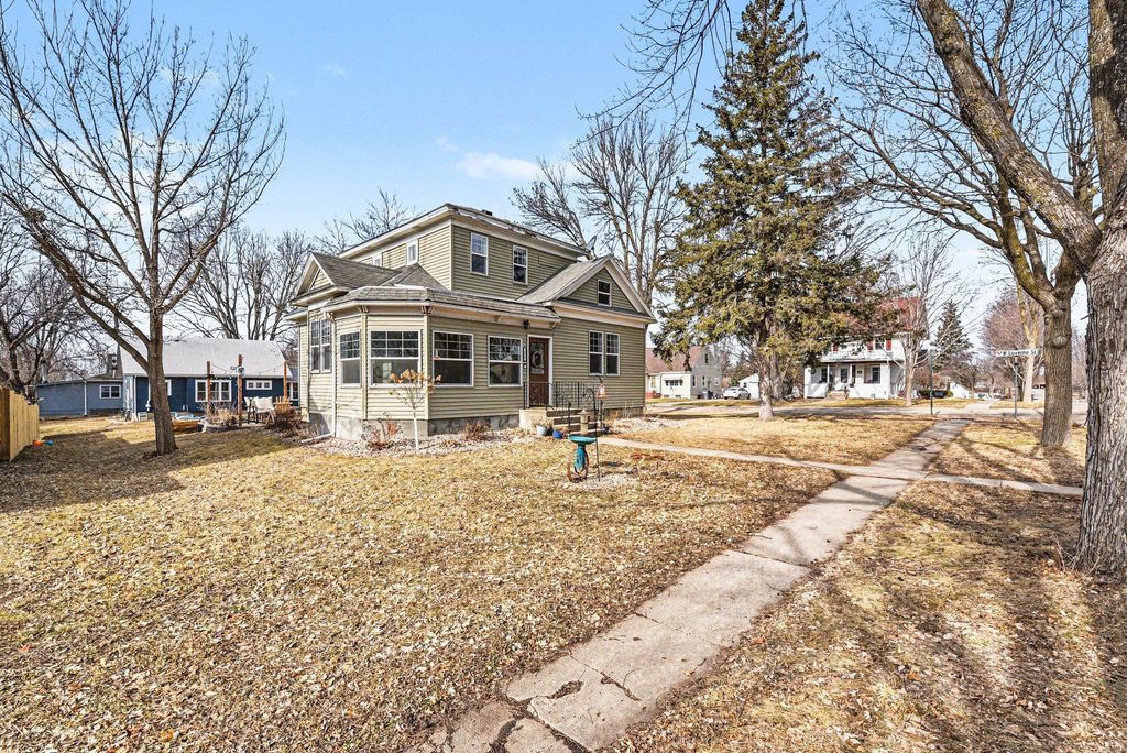 Photo of 219 N Donaldson Street, Luverne, MN 56156 (MLS # 7018976)