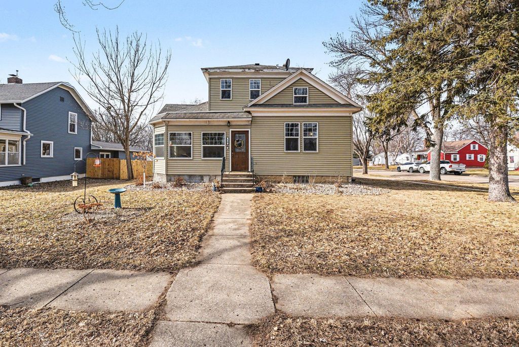 Photo of 219 N Donaldson Street, Luverne, MN 56156 (MLS # 7018976)