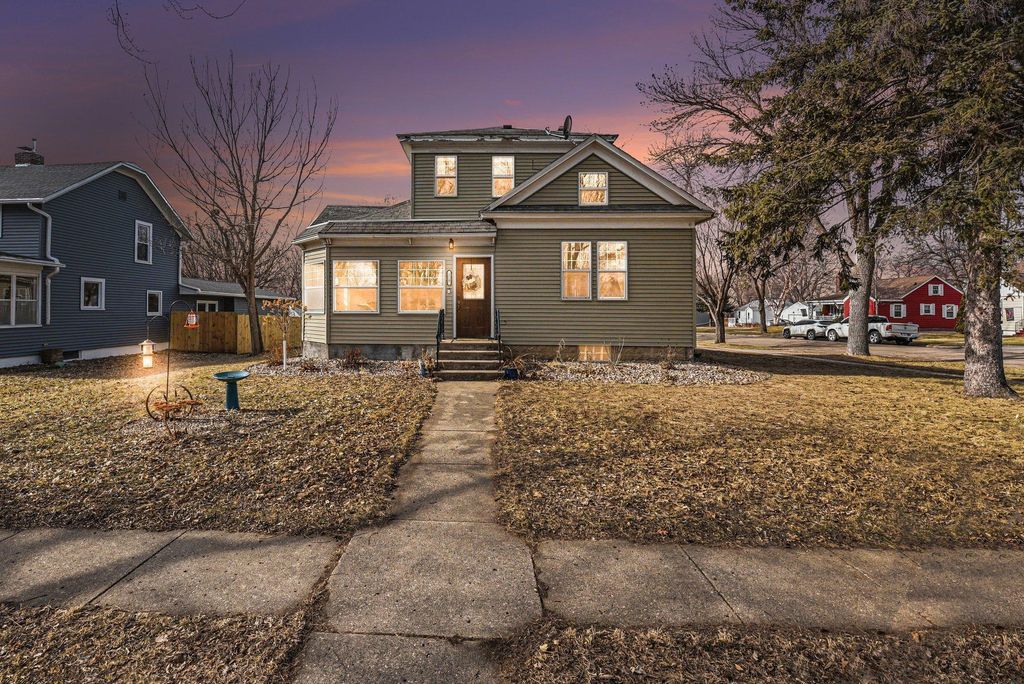 Photo of 219 N Donaldson Street, Luverne, MN 56156 (MLS # 7018976)